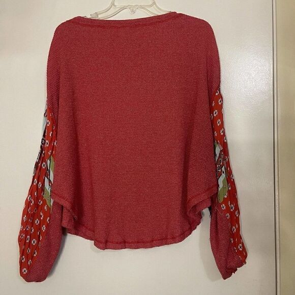 FREE PEOPLE we the free waffle knit red balloon sleeve top size Small - Picture 6 of 6